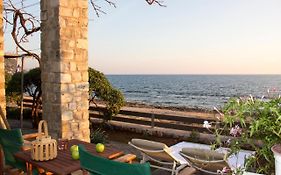 Bostani Seaside House Mani